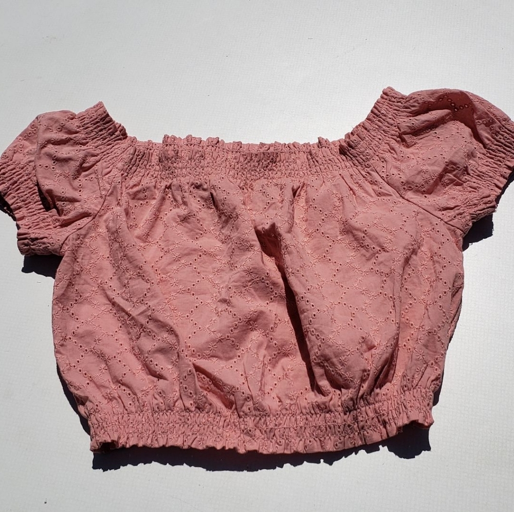 H&M Divided Crop Top